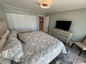 1 bedroom, Internet - Gulf Front Condo with Stunning Views! (Pensacola)