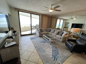 TV - Gulf Front Condo with Stunning Views! (Pensacola)