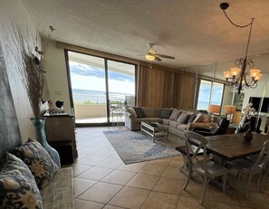 TV - Gulf Front Condo with Stunning Views! (Pensacola)