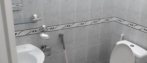 Buồng tắm vòi sen, vòi sen phun mưa, khăn tắm