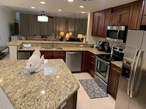 Ice maker, dining tables - Gulf Front Condo with Stunning Views! (Pensacola)