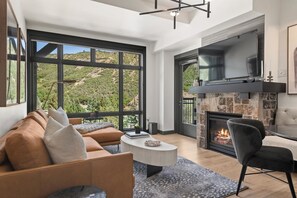 Smart TV, chimenea