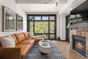 Smart TV, fireplace - Highline Chalet | Capitol Peak Lodge #3305/7 | 2B/2B (Snowmass Village)