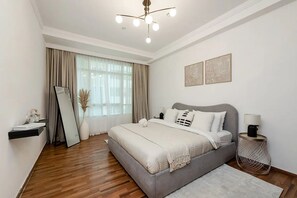 2 bedrooms, desk, laptop workspace, iron/ironing board - Spacious 2BR apartment in Marina Crown (Dubai)