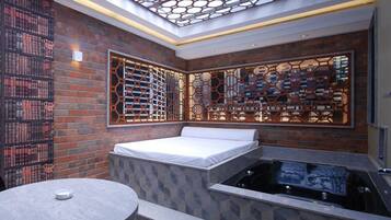 Design Room | Private spa tub