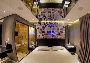 Habitación Deluxe doble, 1 cama de matrimonio grande | Minibar, escritorio, cortinas opacas y wifi gratis