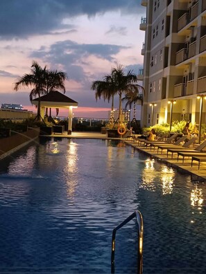 2 piscinas al aire libre