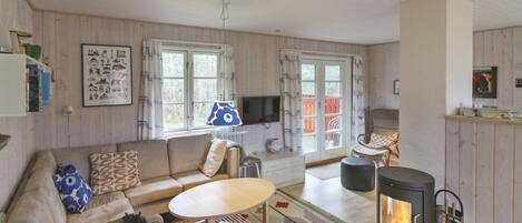 Televisie en een open haard