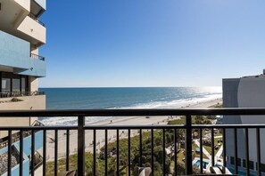 Property grounds - 8th Floor Beachfront Getaway in Two Bedroom Bliss (Myrtle Beach)