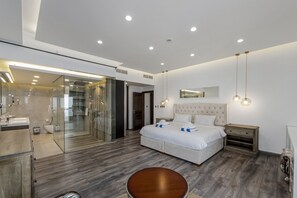 4 bedrooms, iron/ironing board, free WiFi, bed sheets - JBR Bahar Beach Views, 4 beds (Jumeirah Beach Residence)