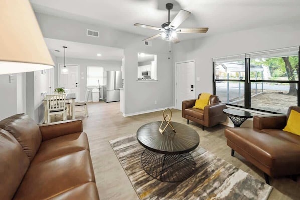 Living area - Casita Baxter Summary (Tyler)