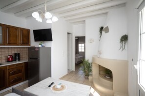 Interior - Gorgeous Rustic Cave wDreamy Shared Pool (Mykonos)