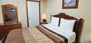 3 slaapkamers, een strijkplank/strijkijzer, wifi, beddengoed