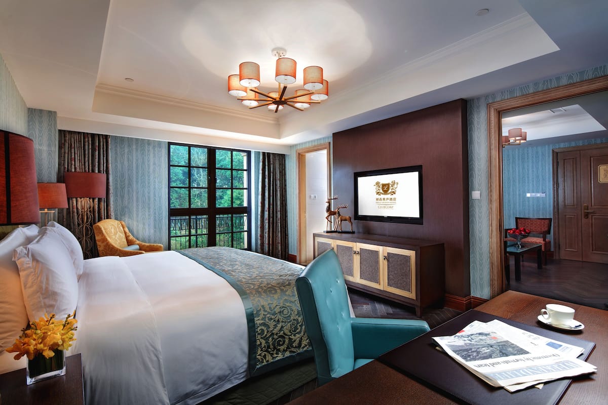 Suite Premium | 1 habitación, minibar, caja de seguridad en la habitación y escritorio