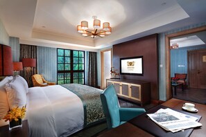 Suite Premium | Minibar, caja fuerte, escritorio y espacio para trabajar con un portátil