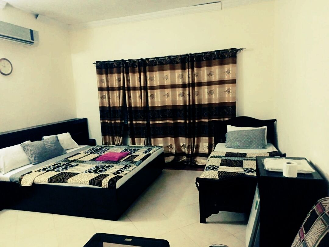 Triple Room | In-room safe, desk, soundproofing, free WiFi