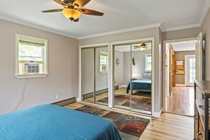 3 bedrooms, iron/ironing board, WiFi, bed sheets - Seneca Wine Trail | Pool | Hot Tub | Outdoor Bar (Hector)