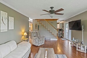 TV, fireplace, video games - Seneca Wine Trail | Pool | Hot Tub | Outdoor Bar (Hector)