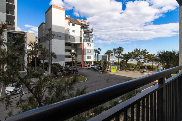 Property grounds - 2nd Floor Spacious Ocean View Junior Suite (Myrtle Beach)