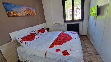 1 Schlafzimmer, Zimmersafe, Schreibtisch, kostenloses WLAN