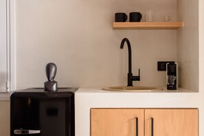 Centro Suite with Hot Tub | Área de estar | Smart TV