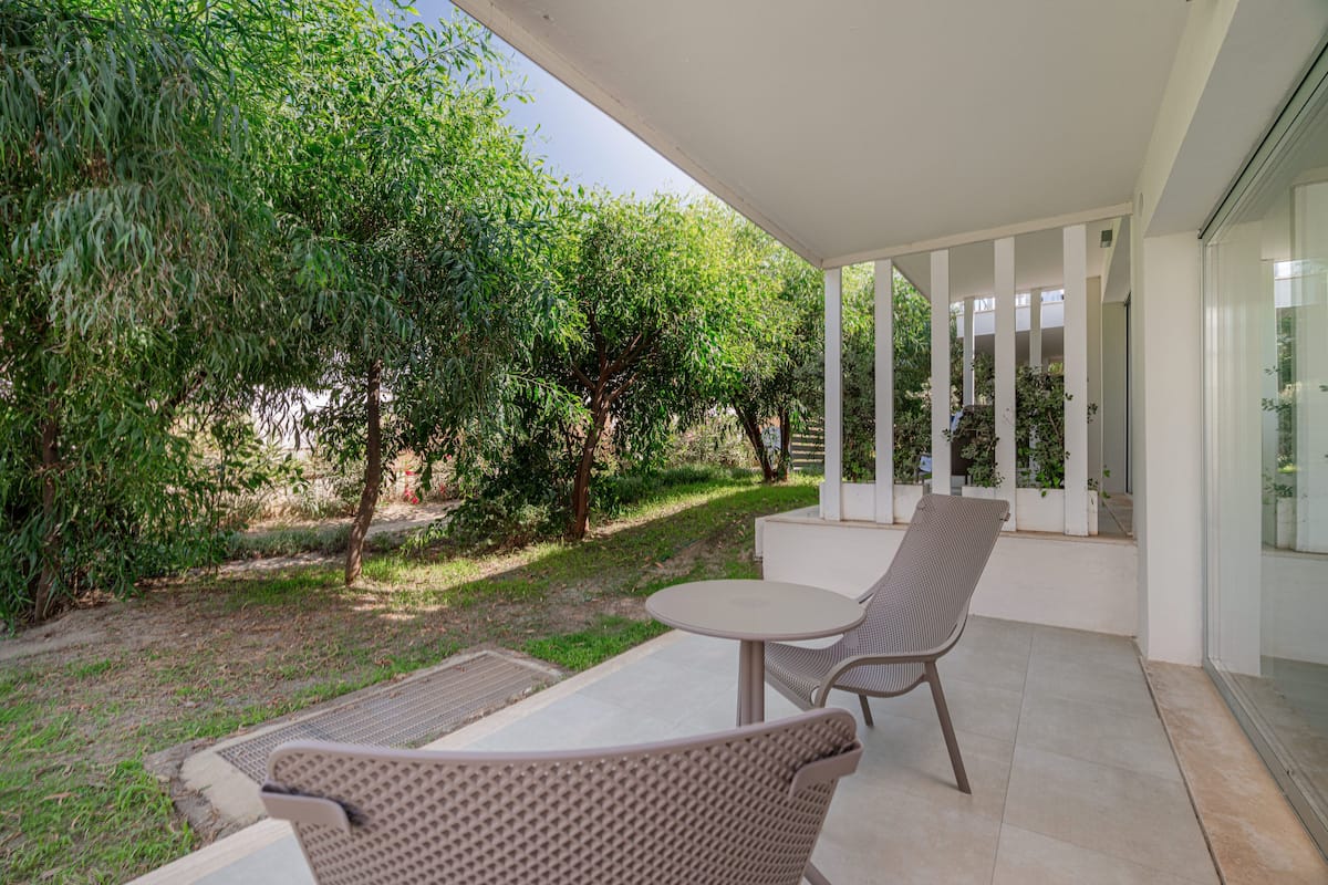 Bureau, literie fournie