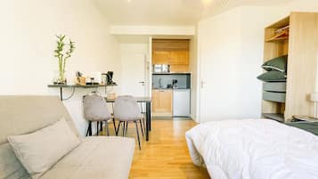 1 slaapkamer, een strijkplank/strijkijzer, wifi, beddengoed