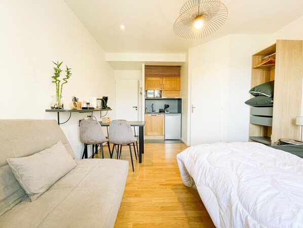 1 bedroom, iron/ironing board, WiFi, bed sheets