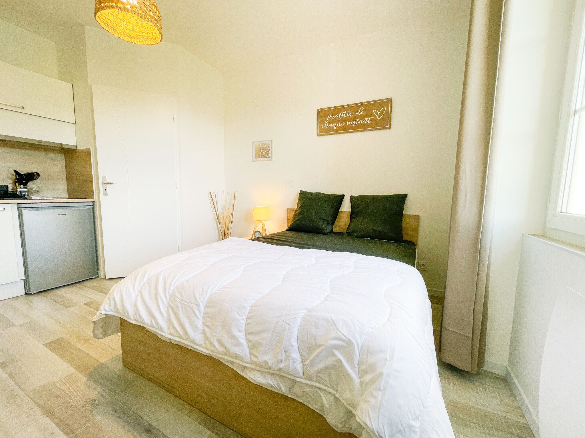 1 slaapkamer, een strijkplank/strijkijzer, wifi, beddengoed