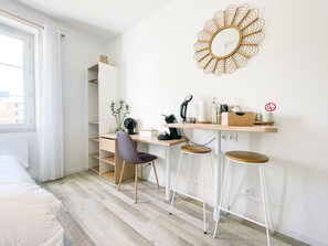 1 chambre, fer et planche Ă repasser, Wi-Fi, draps fournis