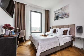 Deluxe Apartment, 1 Bedroom, Non Smoking, City View | Living area