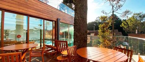 Apartment | Outdoor dining