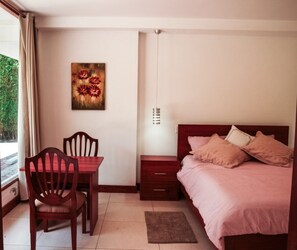 1 bedroom, bed sheets