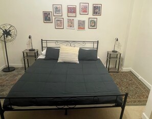 2 Schlafzimmer, Schreibtisch, Bügeleisen/Bügelbrett, kostenloses WLAN