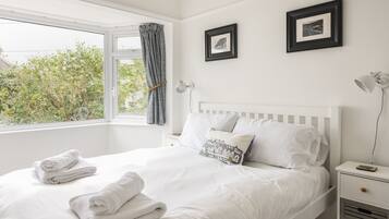 3 bedrooms, individually decorated, individually furnished, free WiFi