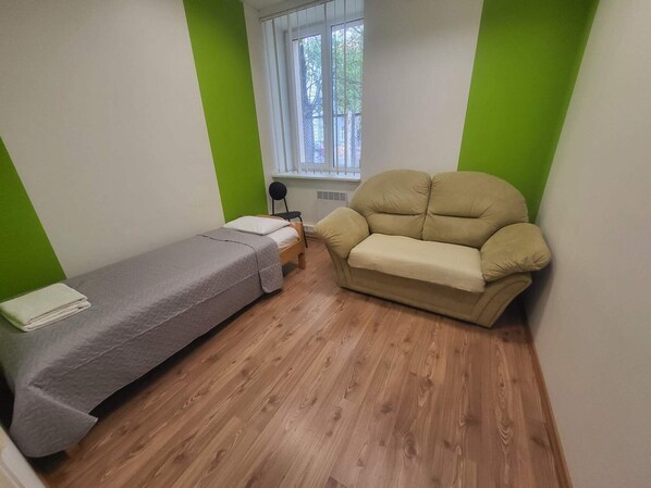 Dormitorio compartido básico, 1 cama individual | Decoración individual y mobiliario individual