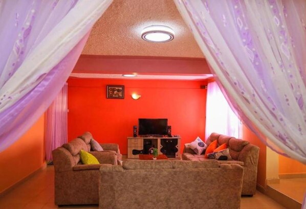 Smart TV - Vision Home stay near Nairobi Airports. (Nairobi)