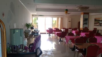 Free daily full breakfast