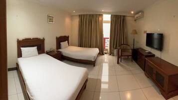 Habitación estándar con 1 cama doble o 2 individuales | Escritorio, espacio para trabajar con un portátil, wifi gratis