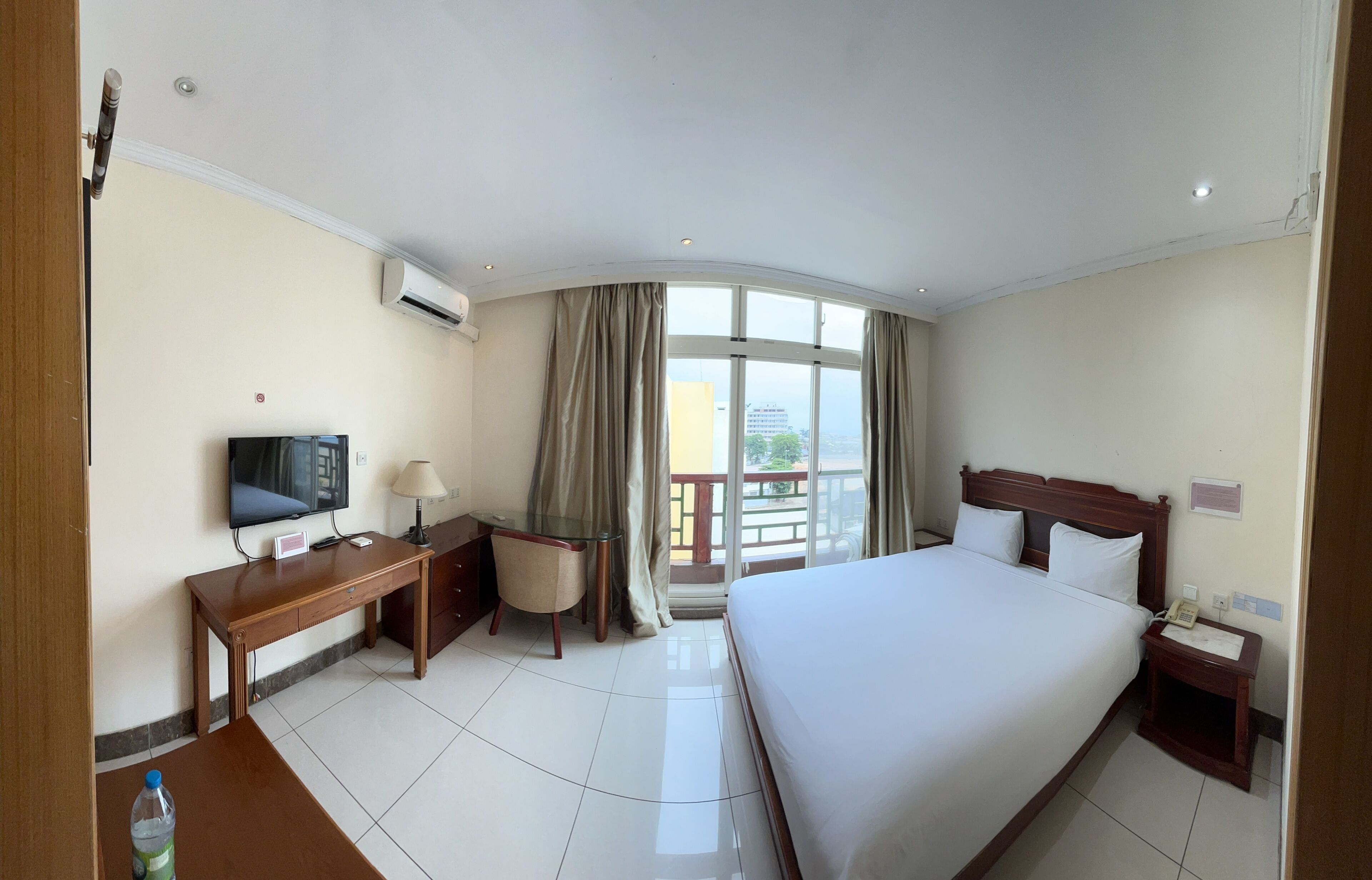 標準雙人或雙床房 | 書桌、筆電工作空間、免費無線上網、床單