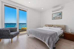 4 habitaciones, tabla de planchar con plancha, wifi y ropa de cama 