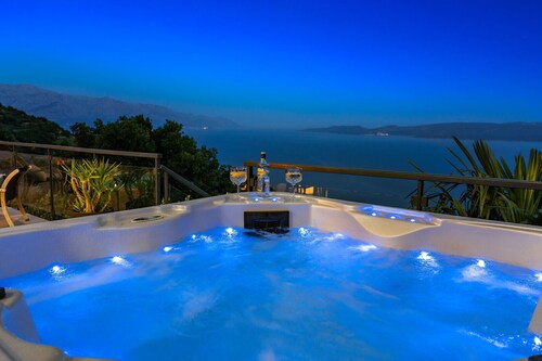 Seaview Villa Matea with 4 Bedrooms, Whirlpool, Sauna, Private pool