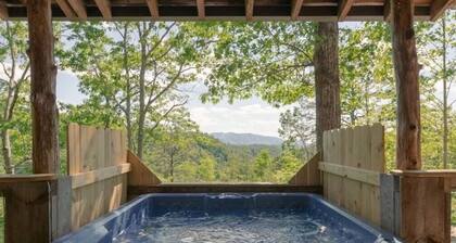 Evie's Mountain Castle 2 Bedroom Cabin by RedAwning