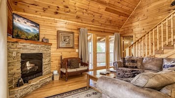 Cabin, 3 Bedrooms | Living area