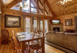 Cabane, 3 chambres | Restauration
