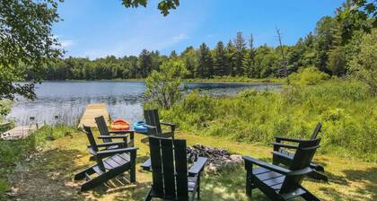 Tavi Haus: Lakefront~Kayaks~SUP~Sauna~Pool Table