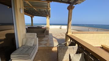 Family Apartment | Balcony