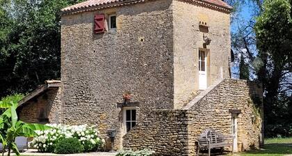 Gezellig Appartement in Charmant Gerenoveerde 200 Jaar Oude Duiventoren!