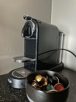 Estúdio conforto | Cozinha privada | Geladeira, micro-ondas, cooktop, máquina de café expresso