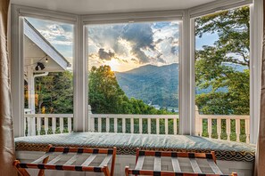 Interior - Luxury Home for 26| 18 Acres| 2 Great Rms| Hot Tub (Banner Elk)